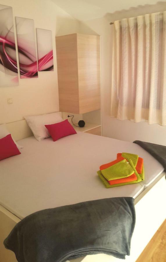 Апартаменти Apartman Relax Маріна Екстер'єр фото