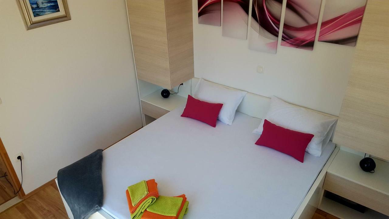 Апартаменти Apartman Relax Маріна Екстер'єр фото