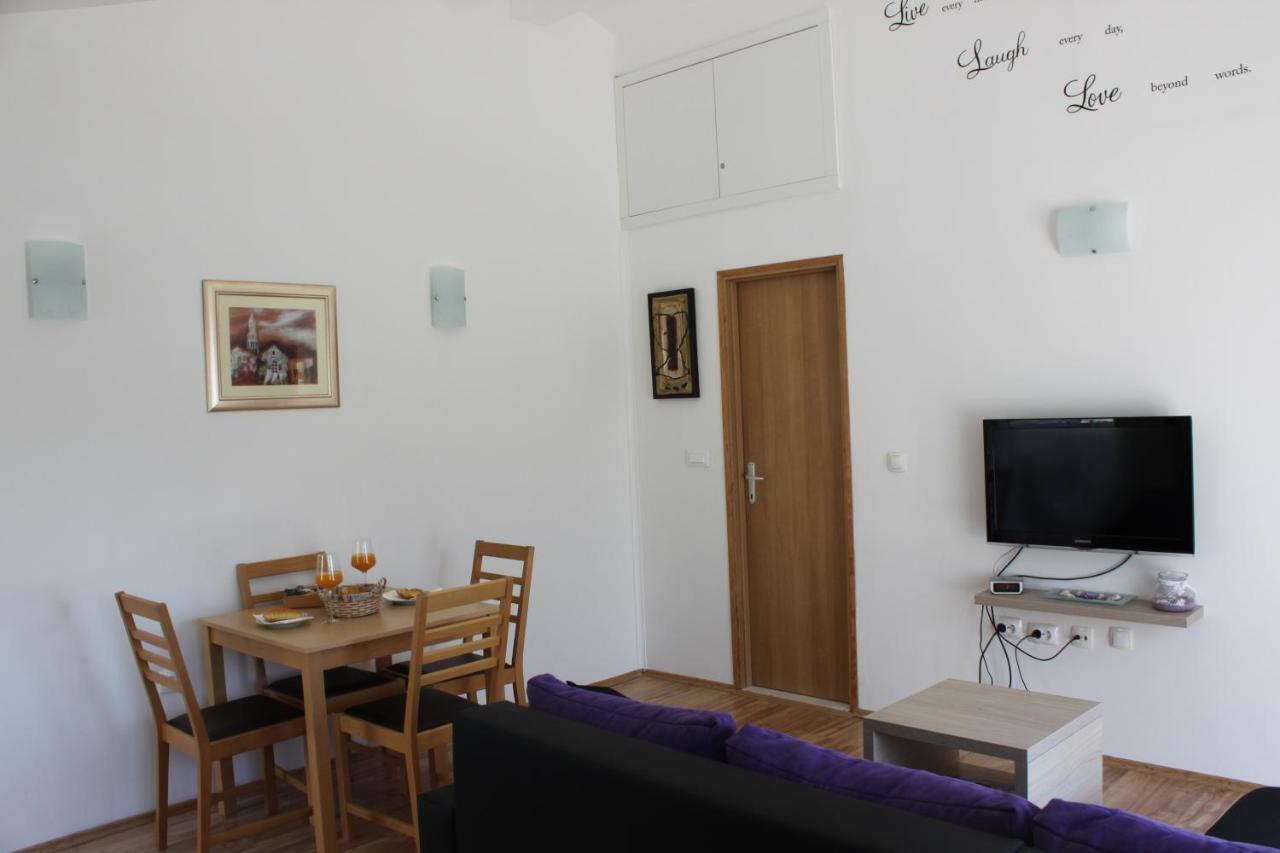 Апартаменти Apartman Relax Маріна Екстер'єр фото